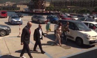 Edi Rama u adidas patikama na Samitu u Trstu(FOTO)