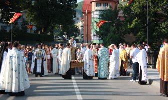 Održana svečana Petrovdanska litija: Sve loše pretvorite u dobro (FOTO) 