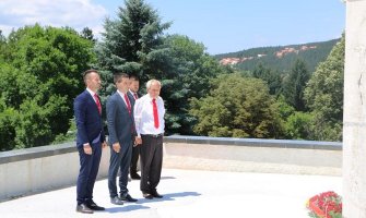 Demokrate položile vijenac na Stražici