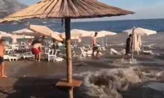 Saniran kvar na vodovodnoj cijevi u Bečićima