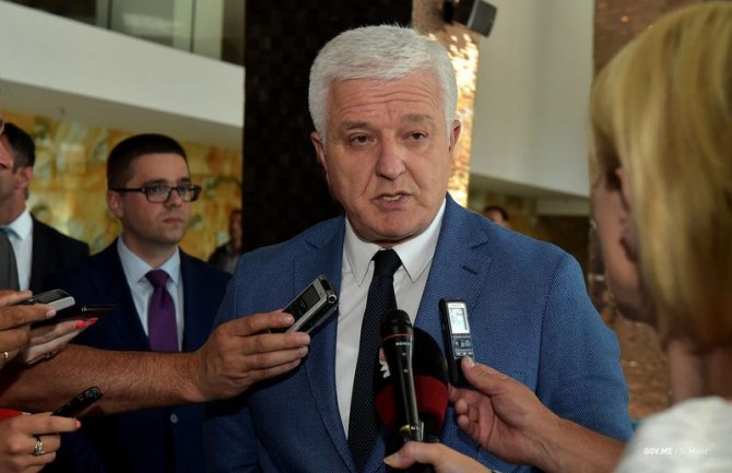 Marković: Klanjam se vatrogascima, reagovali hrabro i patriotski