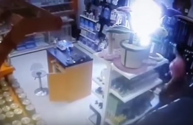  Podgorica: Žena pretučena u marketu(VIDEO)