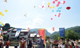 Simović svečano otvorio gradski trg u Šavniku(FOTO)