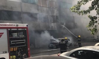 Podgorica: Automobil izgorio zbog tehničkog kvara (FOTO/VIDEO)