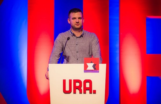 URA Podgorica: Vešovića častili stanom, a pjesnik Bećo 4 godine nema struju