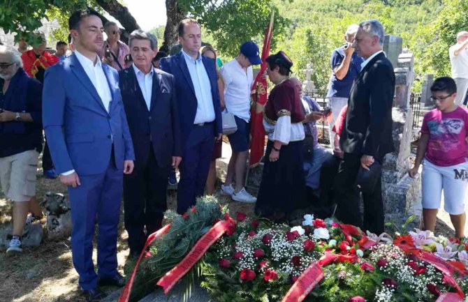 Položili vijence na grob Krsta Zrnova Popovića