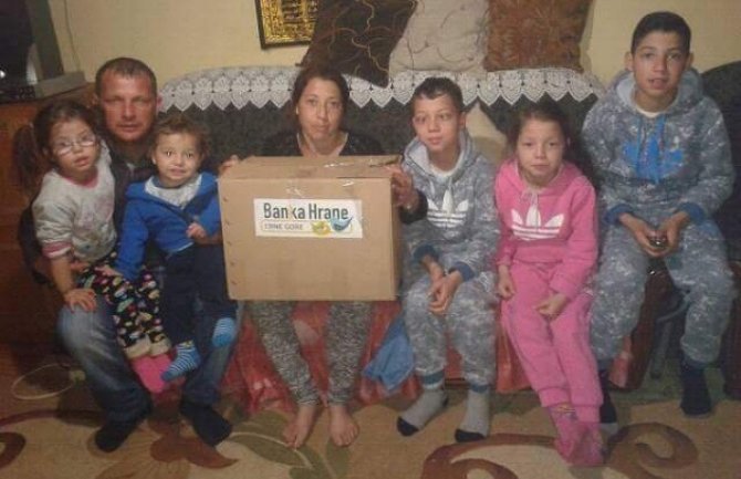 Sedmočlanoj porodici iz Tuzi potrebna pomoć: Nije lako podizati djecu u nemaštini