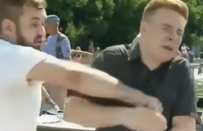 Pijani vojnik udario novinara u lice u direktnom prenosu (VIDEO)