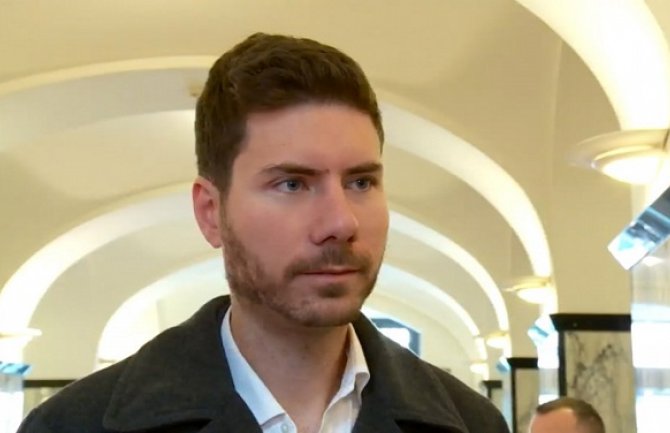 Pernar  se zaljubio: Ona je anti-tip američke žene, zadržala je dobrotu, nesebičnost i skromnost