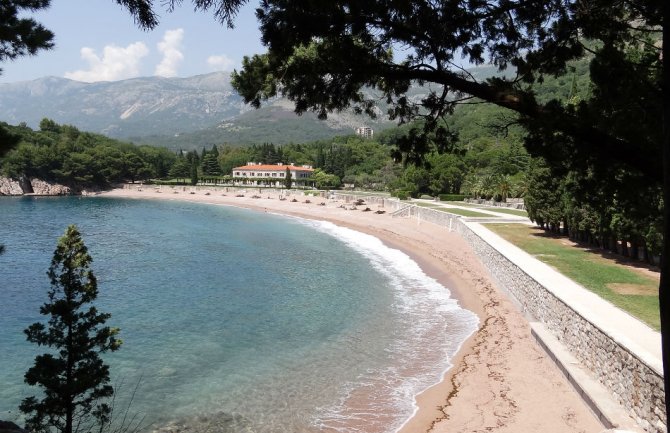 Zabranjeno pa dozvoljeno kupanje na Kraljevoj plaži, intervenisala i policija