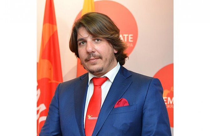 Obezbijeđena većina za smjenu Krsta Radovića