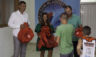 Jugopetrol AD donirao ljetnji kamp u Grčkoj za djecu iz Dječjeg doma „Mladost“ iz Bijele