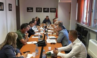 Požari pod kontrolom,  ne ugrožavaju Mauzolej i objekte u odmaralištu Ivanova korita