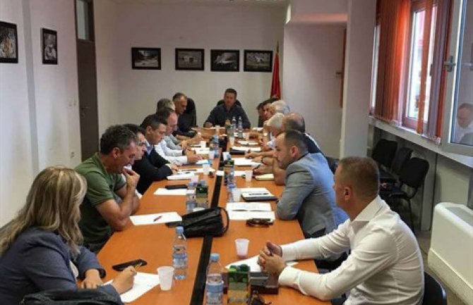 Požari pod kontrolom,  ne ugrožavaju Mauzolej i objekte u odmaralištu Ivanova korita