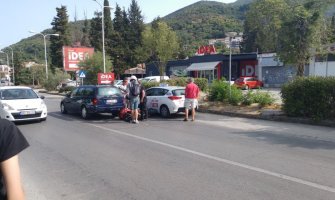 Udes u Donjoj Lastvi, povrijeđen motociklista