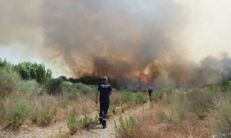 Novi požari na primorju, vatra se primakla kućama