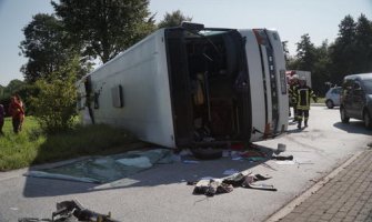 Njemačka:Prevrnuo se autobus, povrijeđene 44 osobe