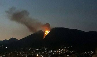 Bar: Poljak zapalio vatru da bi ga locirali, pa izazvao požar na brdu