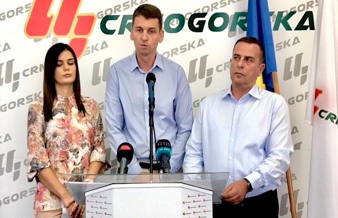 Čučka: Budva u blokadi, Krapović da podnese ostavku