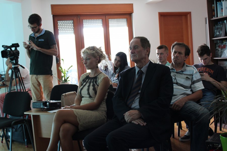 cgoccecrvenibozurmedjunarodnidannestalih1