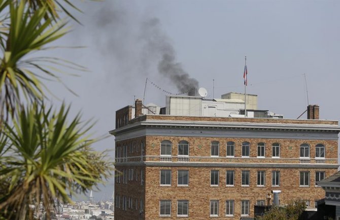 Zaposleni ruskog konzulata palili stvari prije odlaska