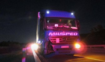 Srbija: Šleper pokosio dva vojnika na autoputu, na mjestu mrtvi