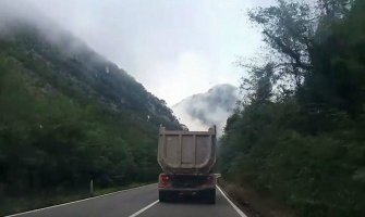 Pogledajte vožnju na putu Kolašin-Podgorica koja će vas iziritirati (VIDEO)