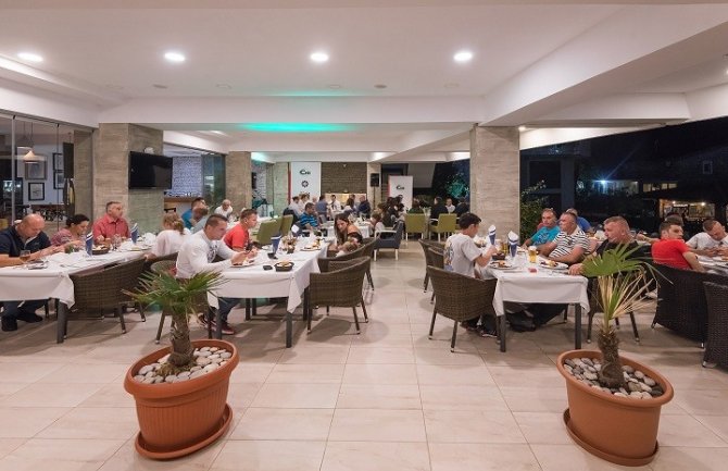 Vatrogasci odmaraju u Sutomoru u okviru akcije CKB-a