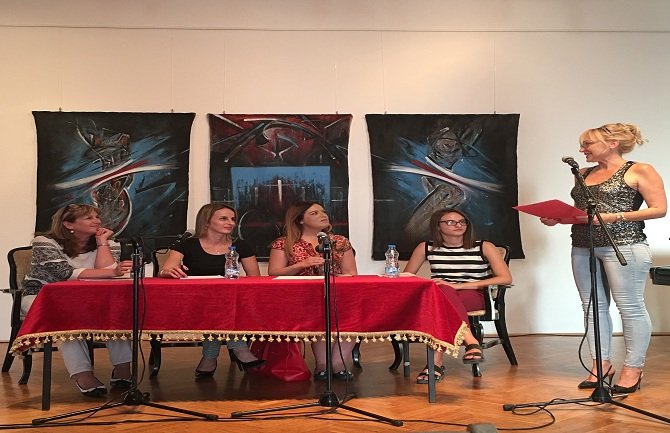 Forum žena URA Bar: Nepismenost veliki problem društva