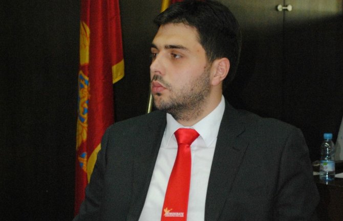 Martinović: Zašto je Vladi i ministarstvima potreban toliki broj državnih sekretara?