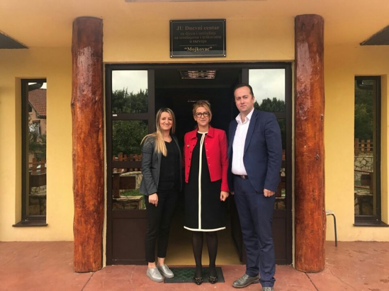 image002049783b07698b95c608339d7ed408d9aec5fea81a162ac733f608092a0710b461eVresized