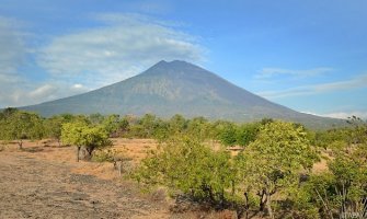 Bali: Aktivirao se vulkan, 12.000 ljudi u bijegu