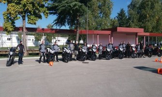 Održana obuka vožnje za motocikliste saobraćajne policije