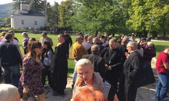 Policija spriječila CPC da uđe u crkvu na Ćipuru