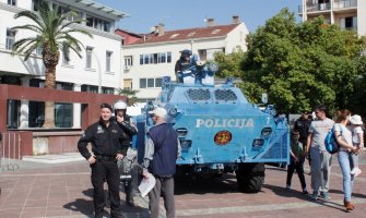 Građani se na Trgu nezavisnosti upoznali sa radom policije(FOTO)