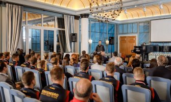 Održano dobrotvorno veče za školovanje i turneju talenata