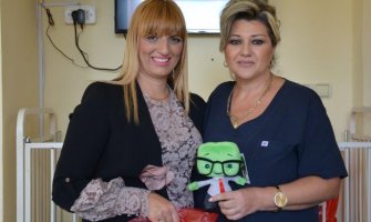  IDEA donirala 11 televizora Institutu za bolesti djece