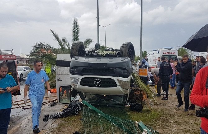  U prevrtanju minibusa sa turistima tri osobe poginule, deset povrijeđeno (FOTO)