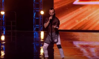 Slavko prošao u naredni krug britanskog X Factora: Oduševljena Nikol izljubila Crnogorca(VIDEO)(FOTO)