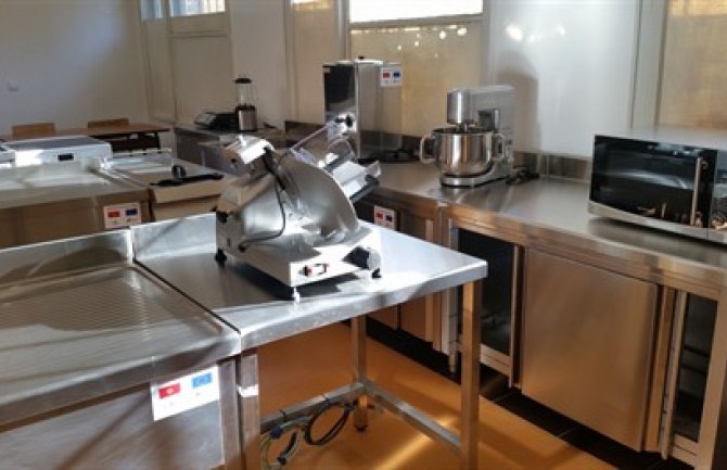 Stigao ostatak opreme za škole: Za uspješnu realizaciju modernizovanih obrazovnih programa