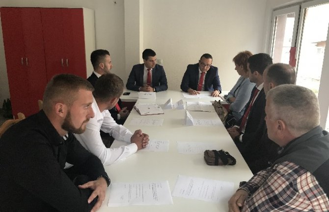 Petnjičke Demokrate: Ministar došao po glasove