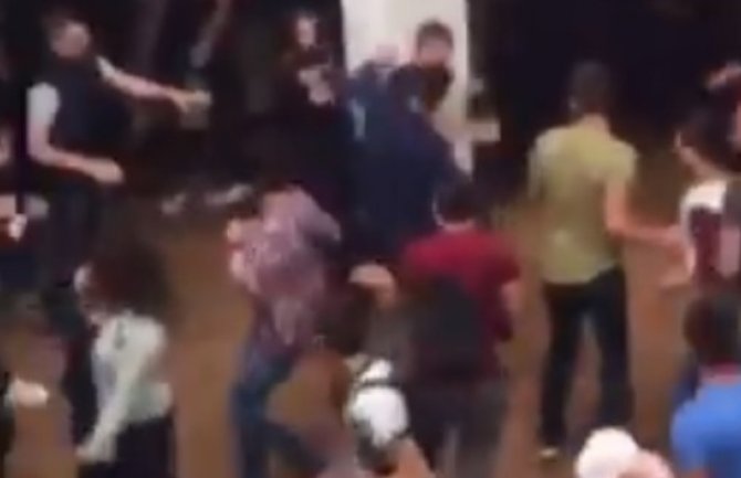 Tuča u Gimnaziji u Tuzima, Ministarstvo: Ovo nećemo tolerisati