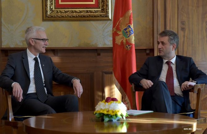 Građani da budu ponosni na Policiju i Vladu u odnosu na to kako ih štite