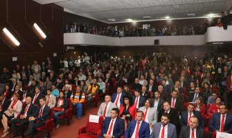 Bečić: Nema nikakve saradnje i sijedanja za isto sto sa Duškom Markovićem