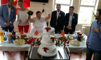Ljubav u Bijelom Polju: Svadba u Domu starih, kumovali zaposleni (FOTO)