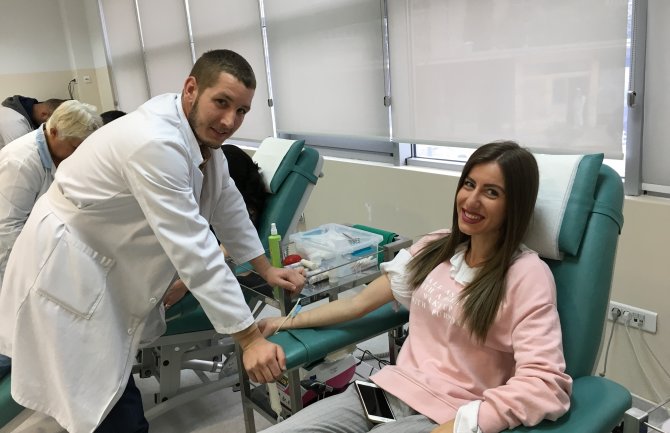 Zaposleni u IDEI dali krv