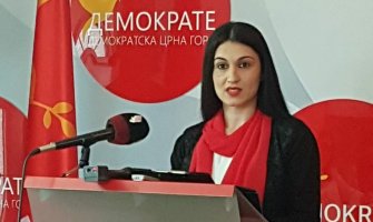 Prizor na stoperskoj stanici Zavale najbolje opisuje privredno, ekonomsko i socijalno blagostanje na Cetinju