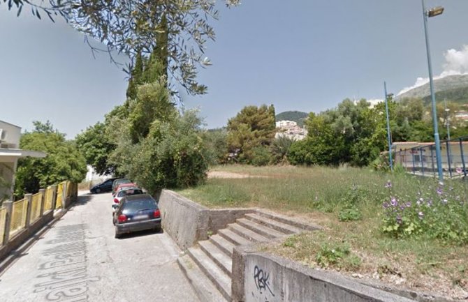 Uskoro sportski teren na Toploj