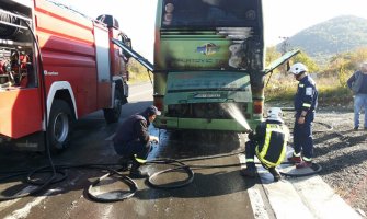 Zapalio se autobus na putu Cetinje-Budva