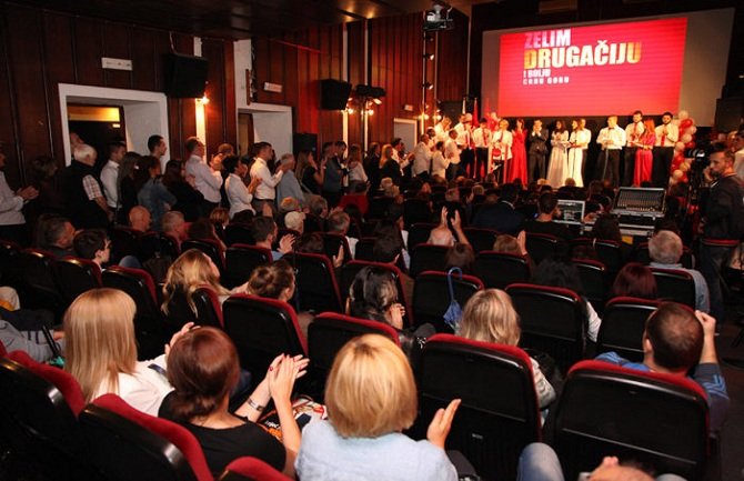 Demokrate: Prekinuli smo partijsko zapošljavanje